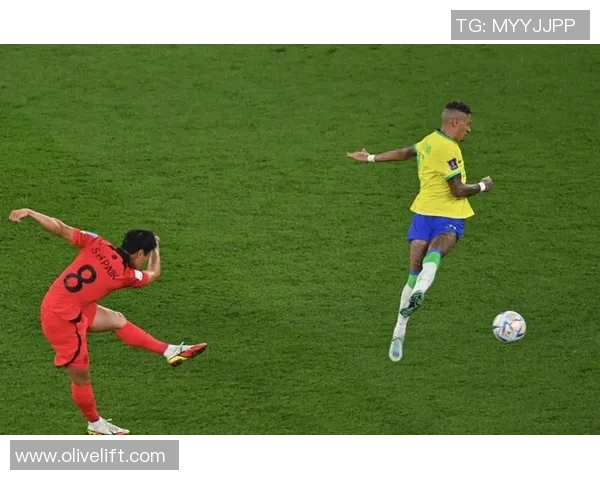 桑巴舞与足球的完美结合：揭秘巴西足球明星的舞动魅力与场上风采